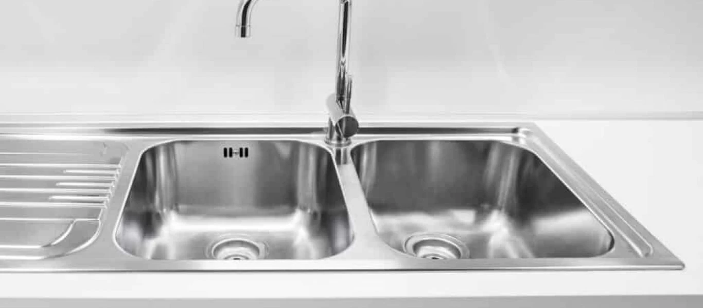 Καθαρίστε και γυαλίστε τον inox νεροχύτη σας με αυτό το απλό και έξυπνο κόλπο